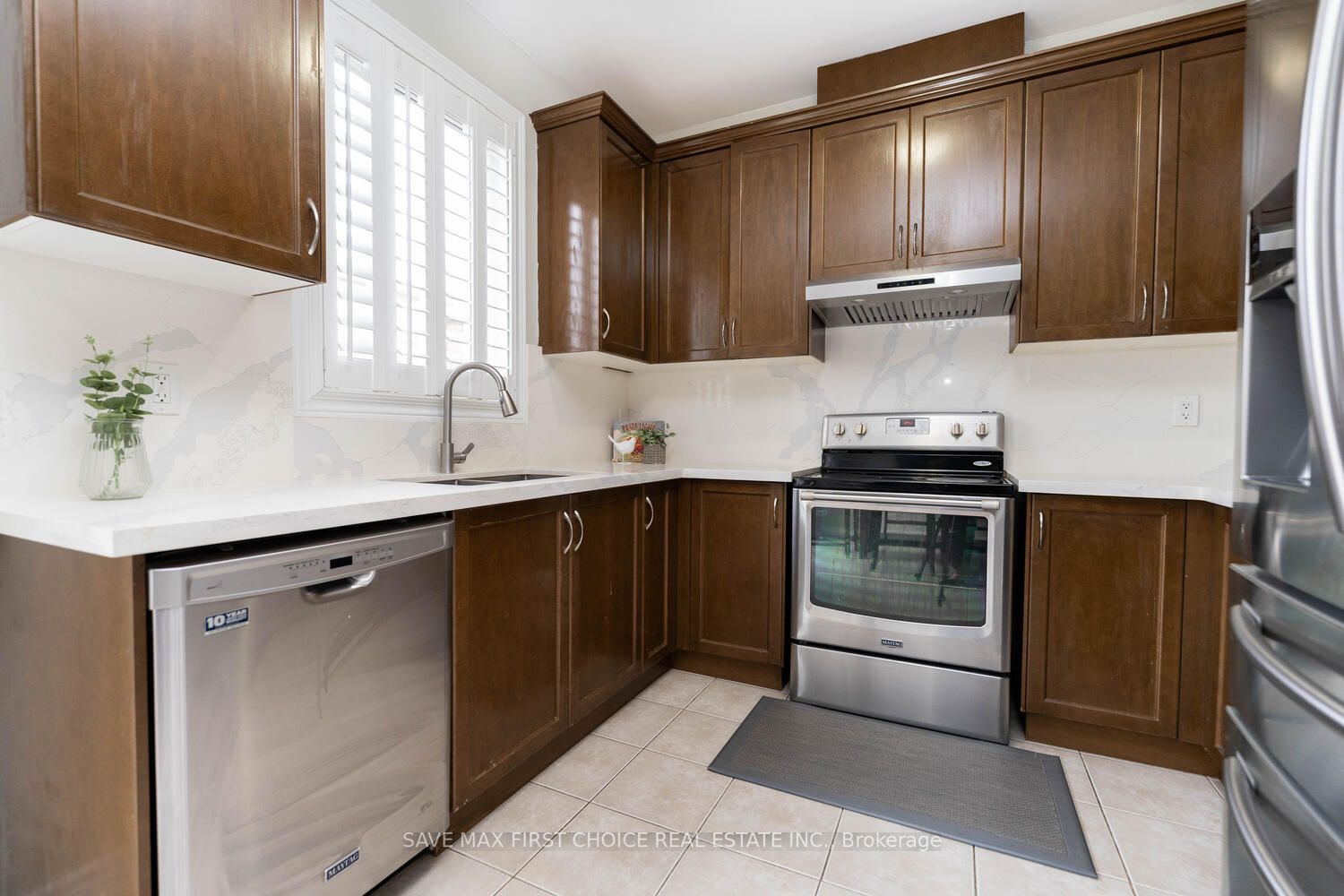 10 Ebury Dr