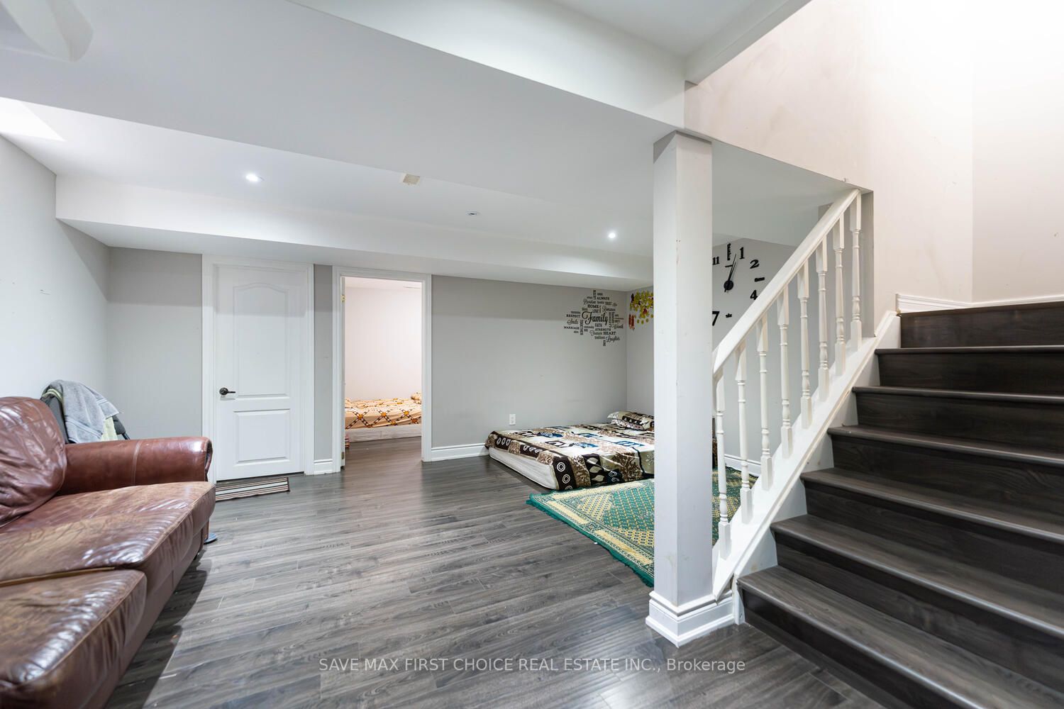 10 Ebury Dr
