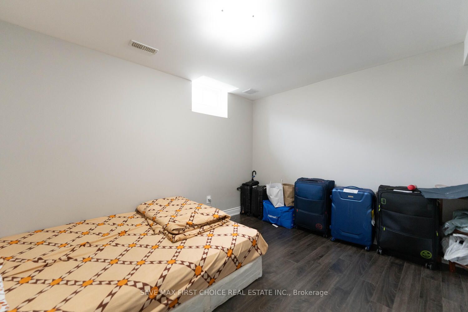 10 Ebury Dr