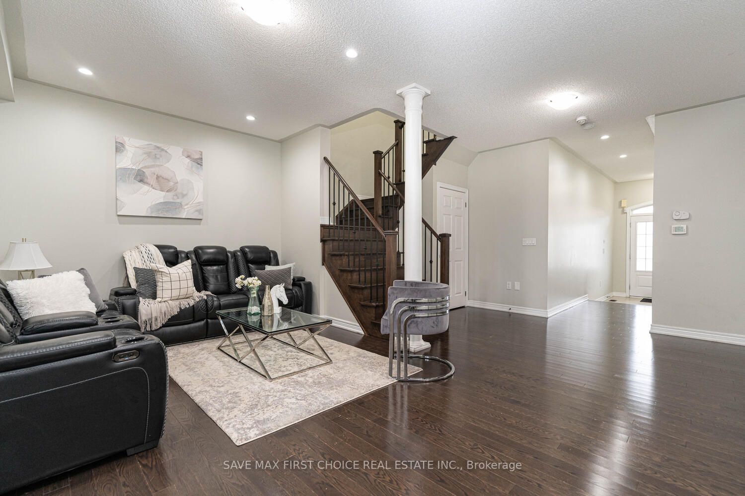 10 Ebury Dr