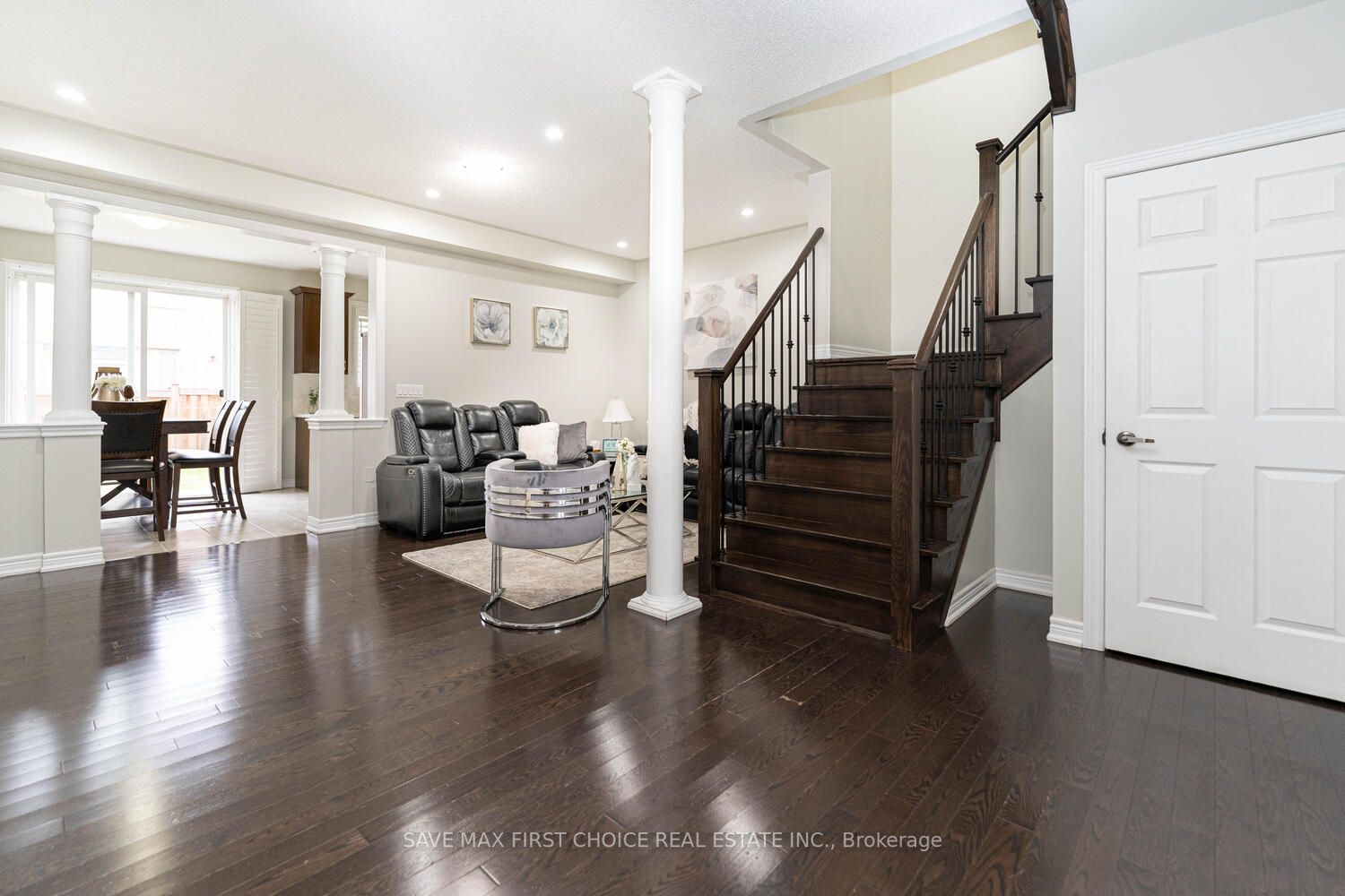 10 Ebury Dr