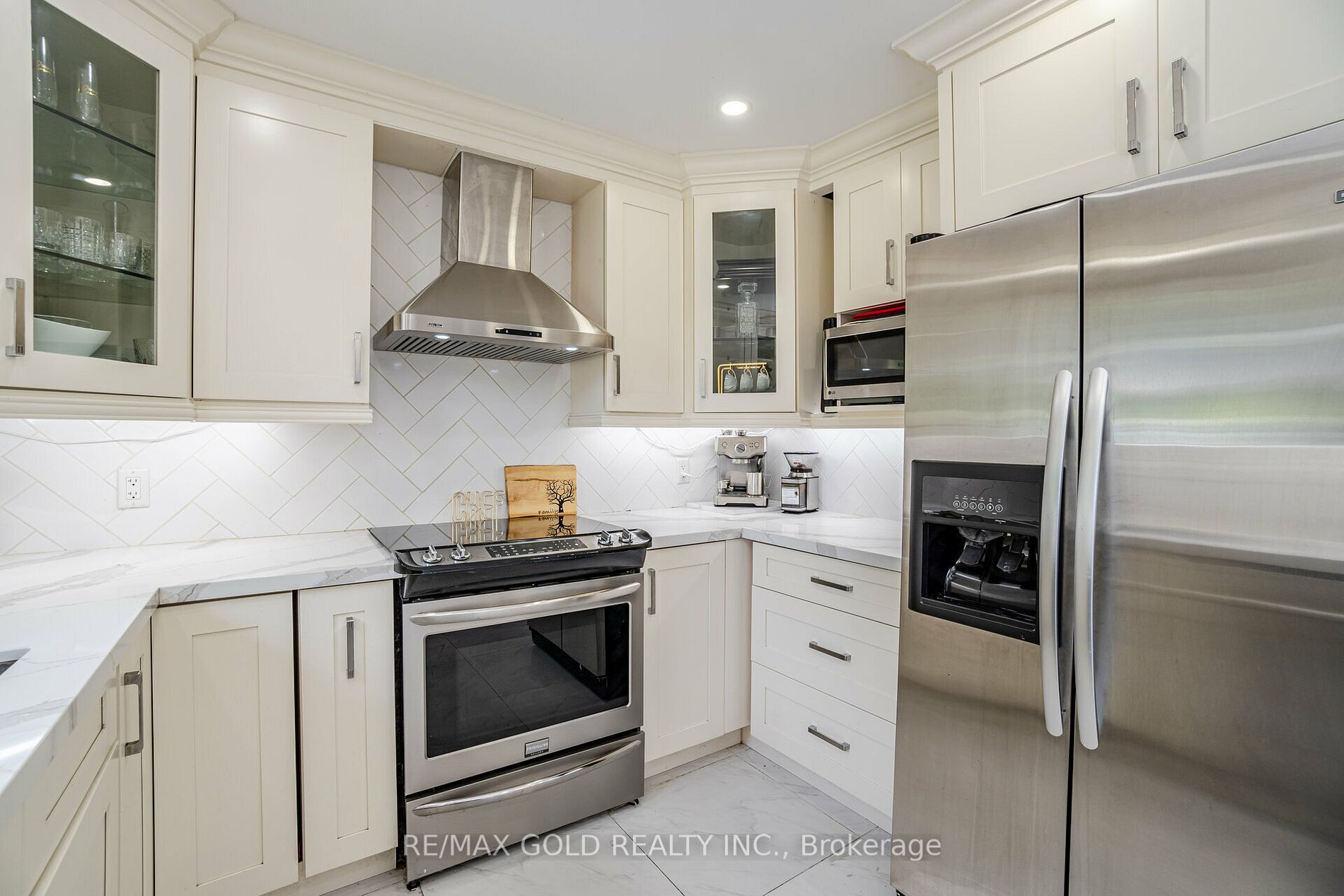 44 Stanley Crt