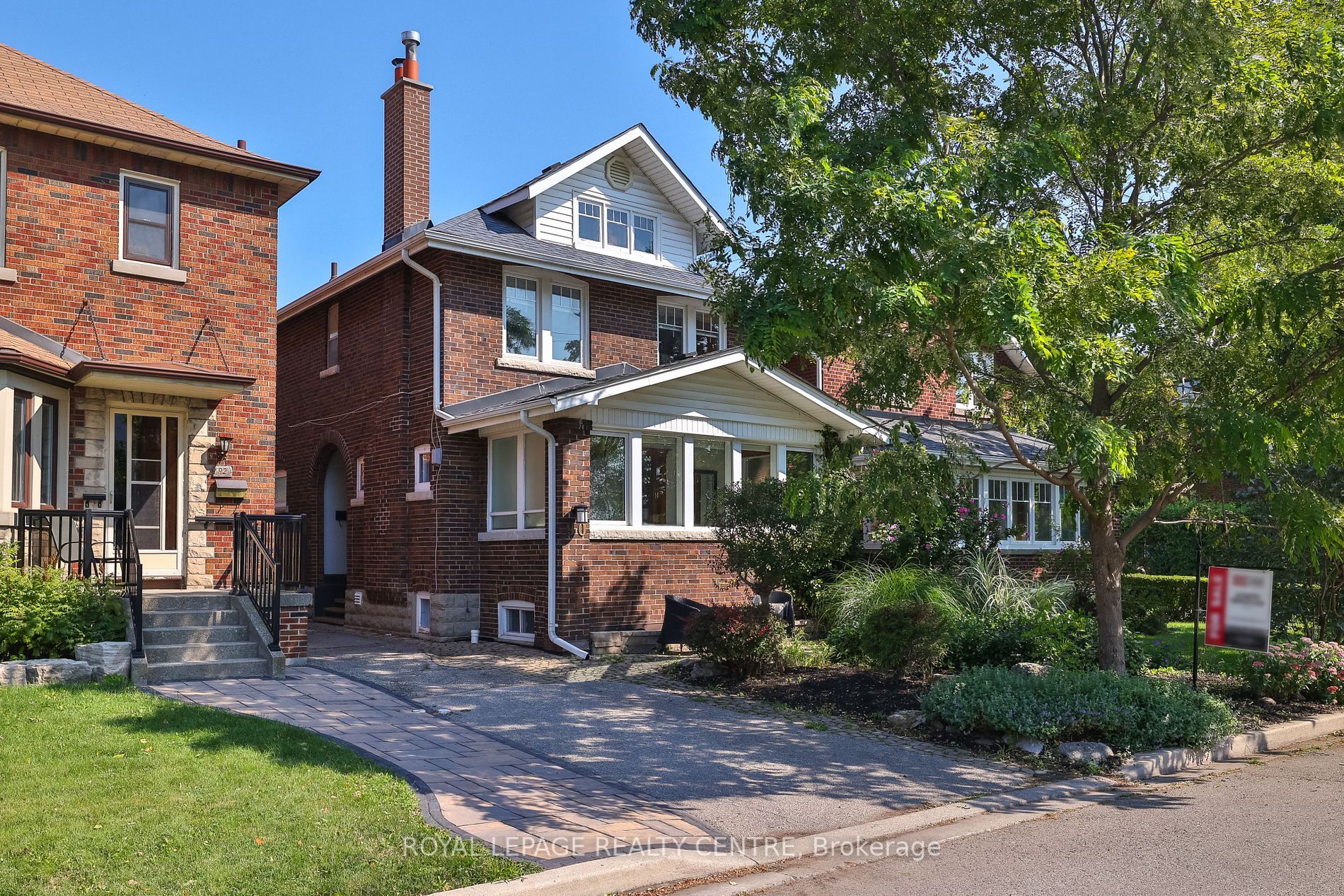 90 Lake Shore Dr