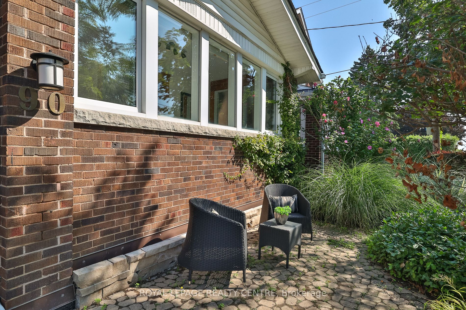 90 Lake Shore Dr