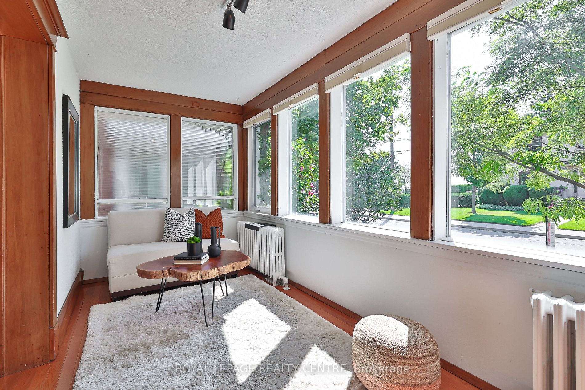 90 Lake Shore Dr