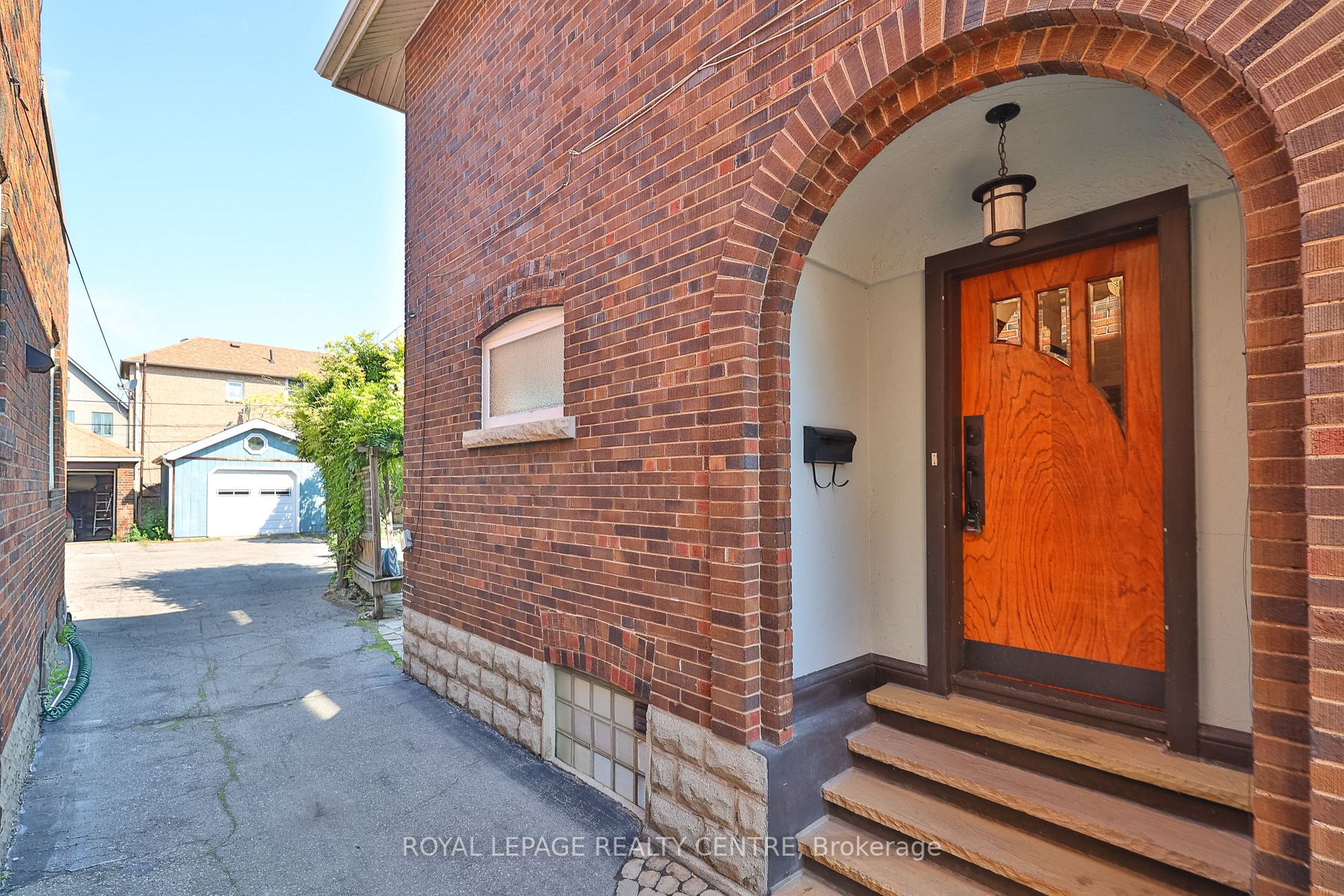 90 Lake Shore Dr