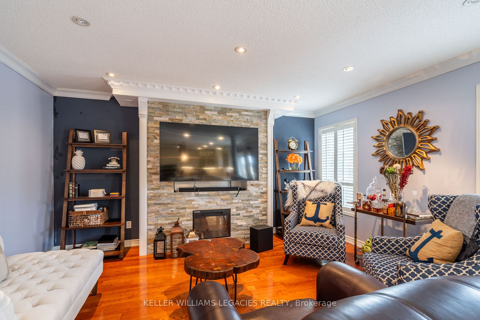 4 Sandway Dr