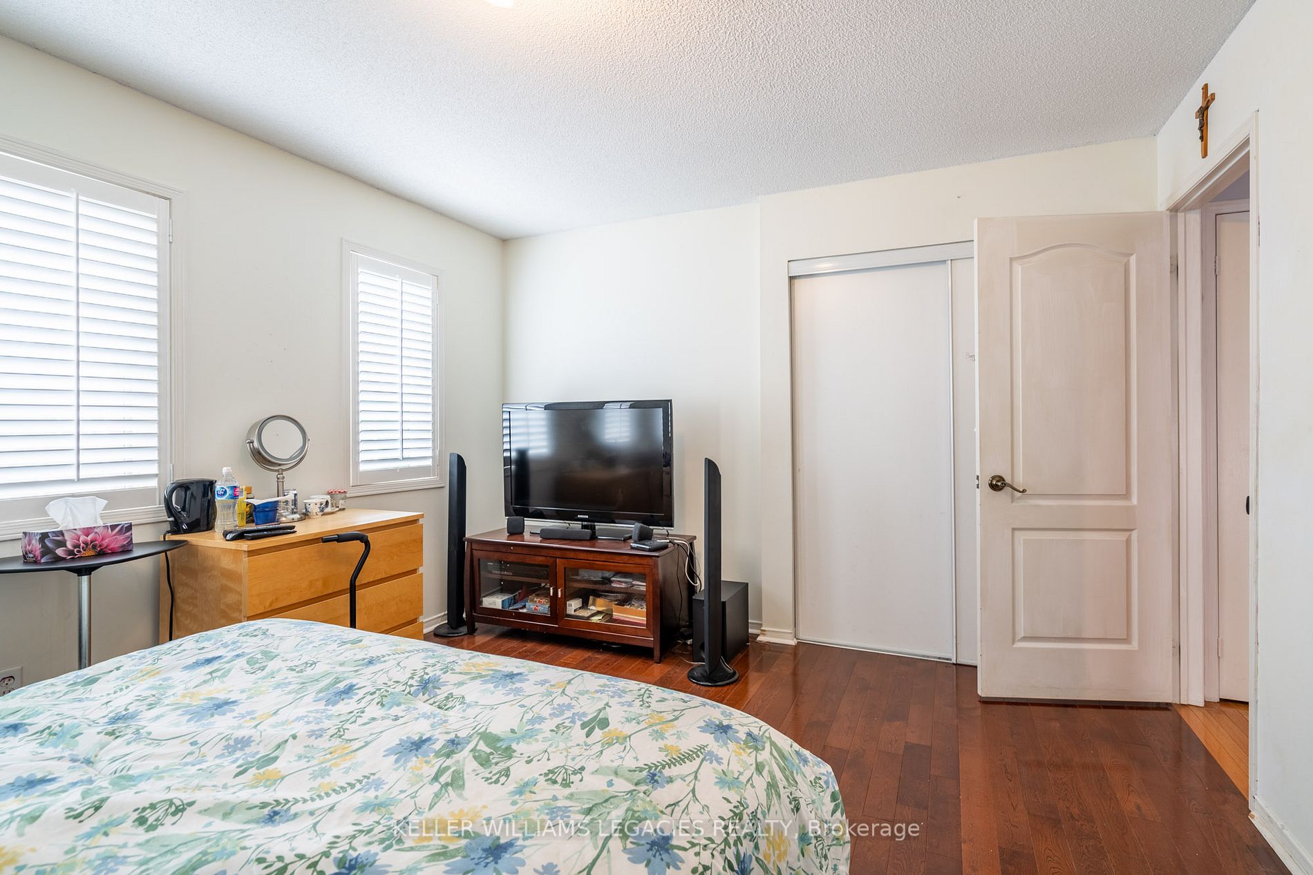 4 Sandway Dr