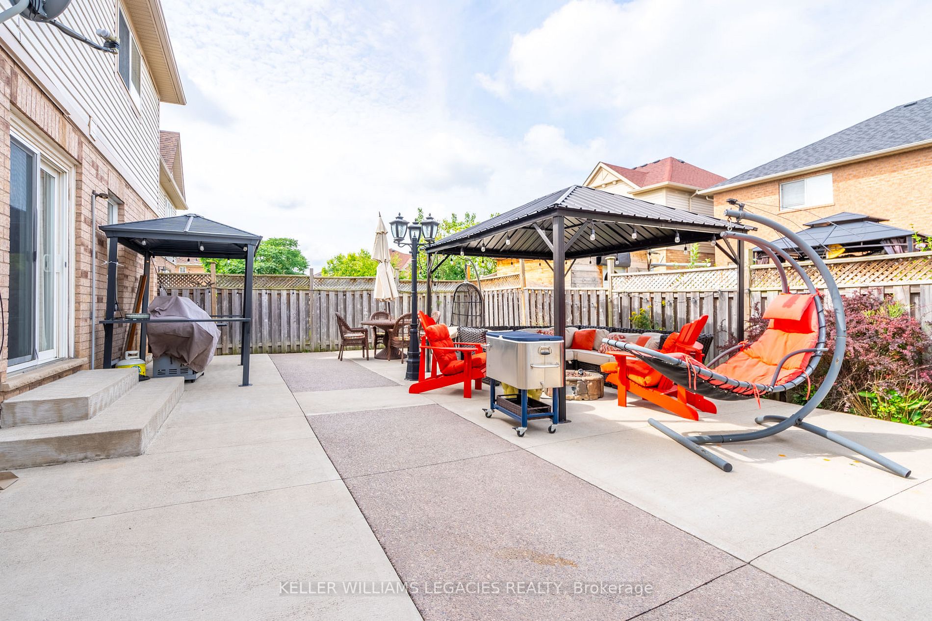 4 Sandway Dr