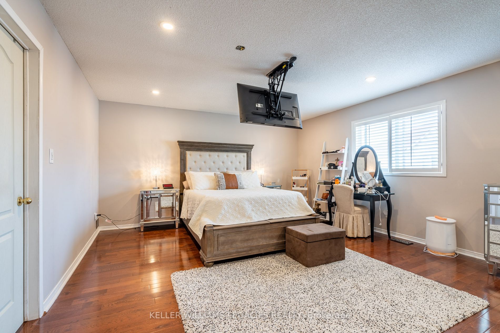 4 Sandway Dr