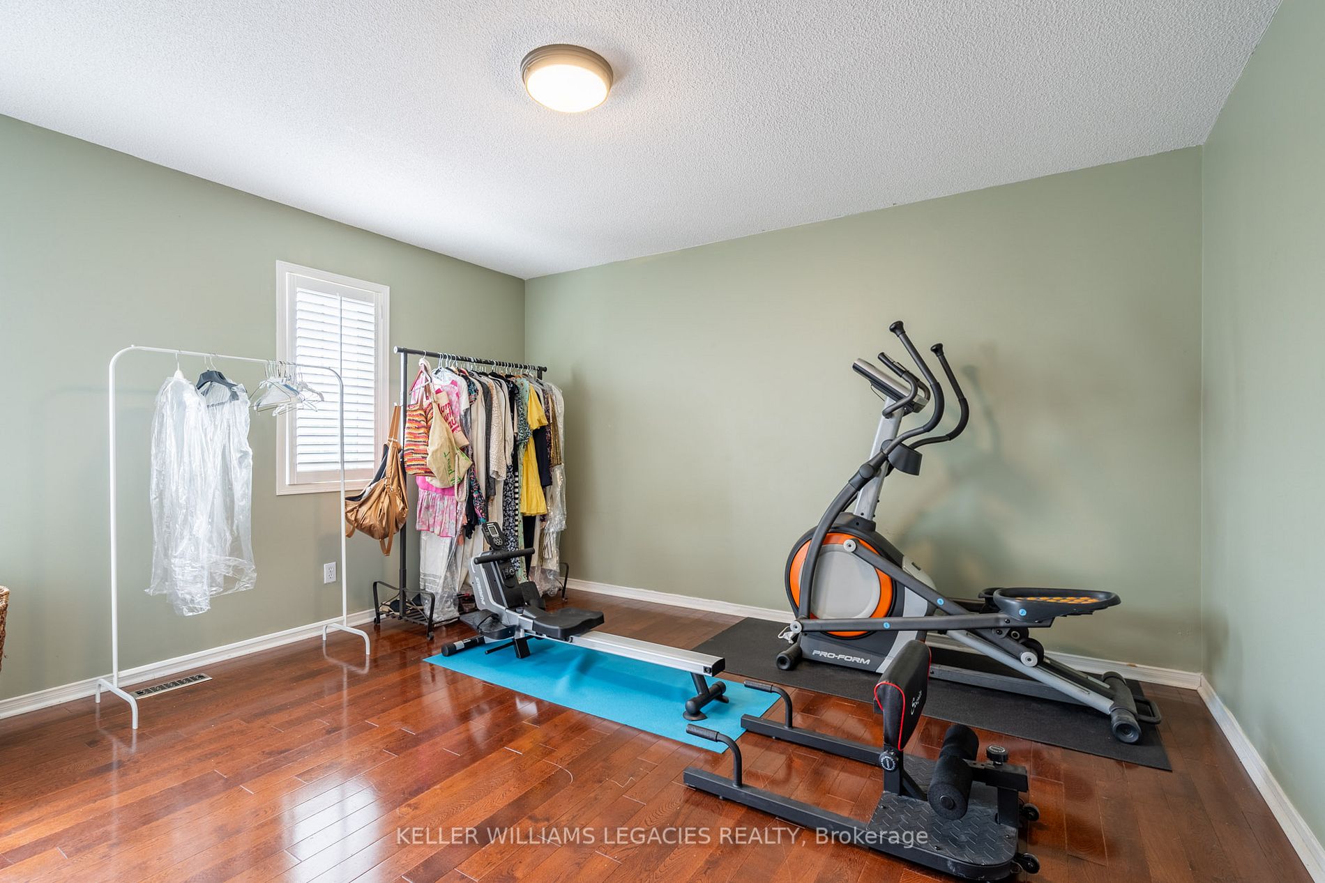 4 Sandway Dr