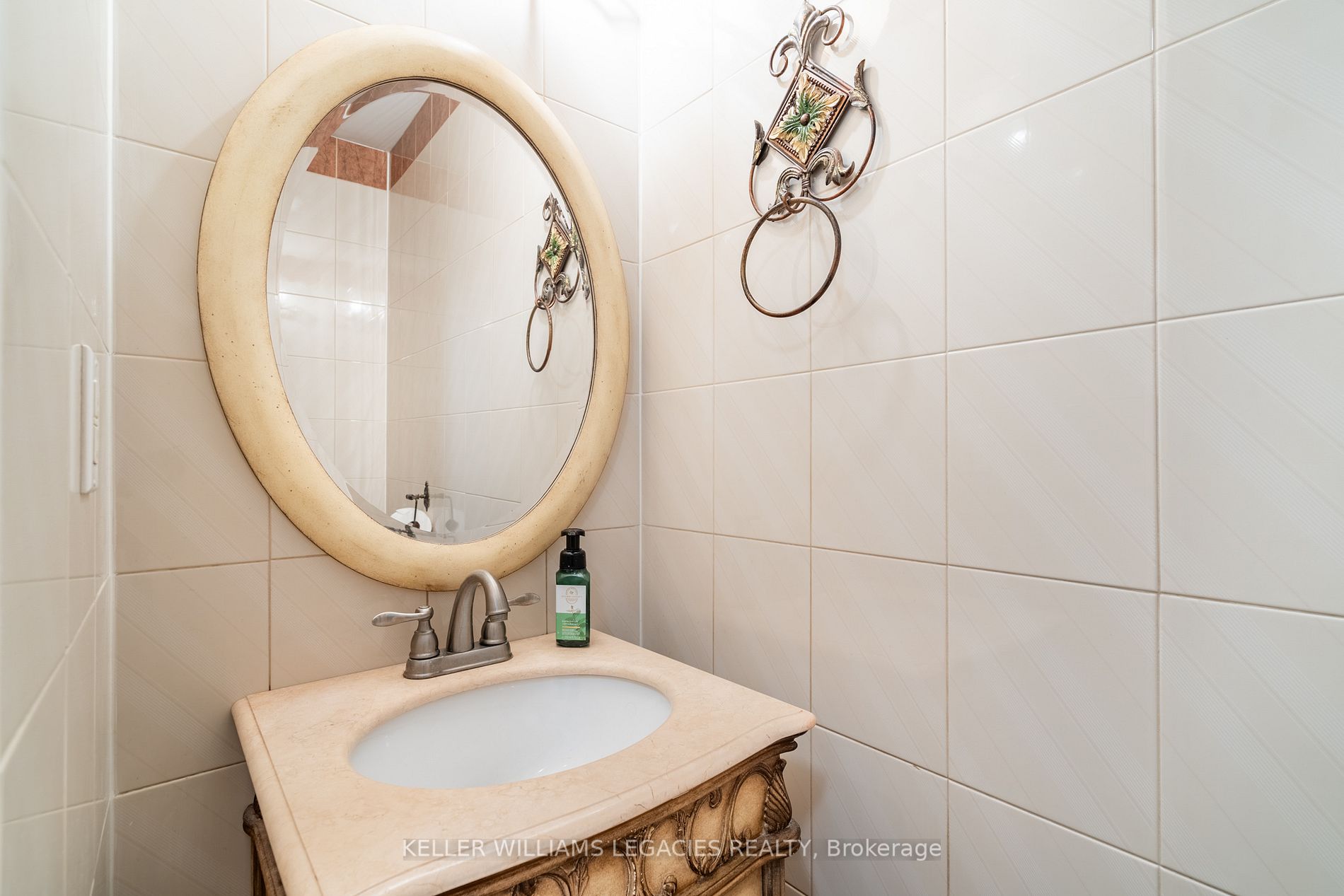 4 Sandway Dr