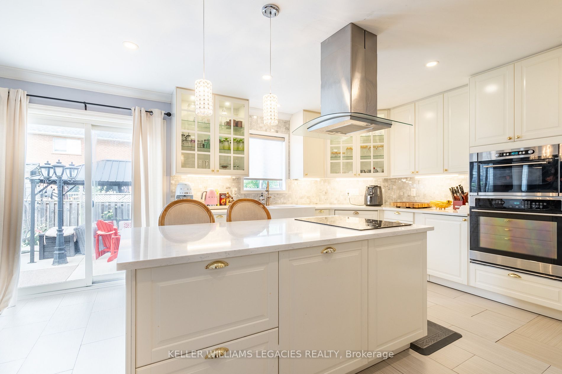 4 Sandway Dr