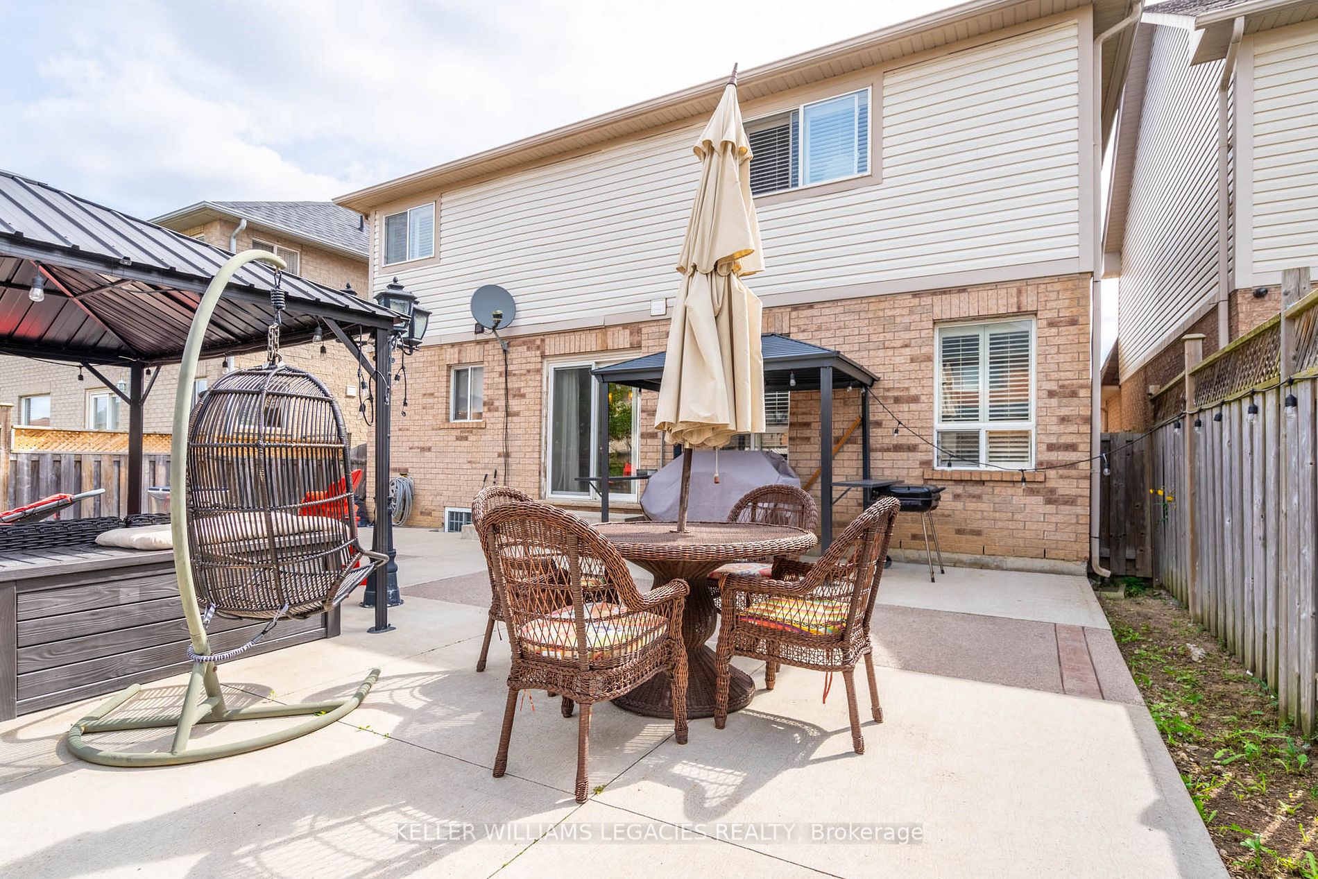 4 Sandway Dr