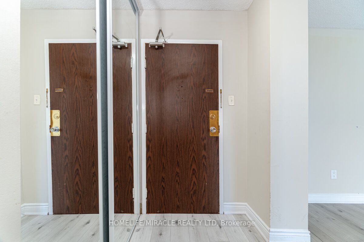 25 Kensington Rd, #410
