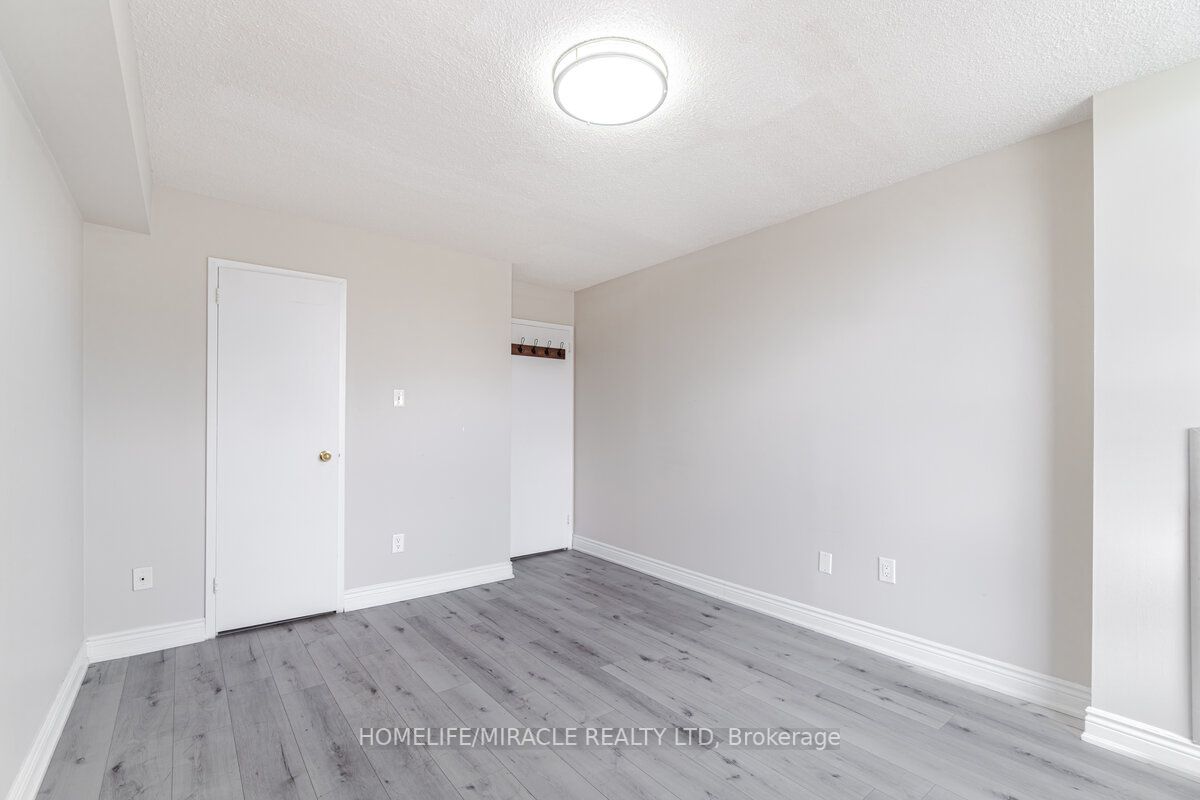 25 Kensington Rd, #410