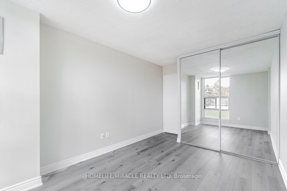 25 Kensington Rd, #410