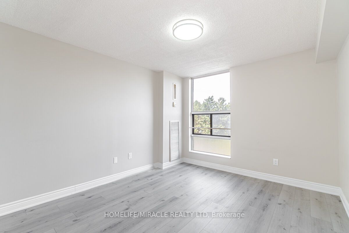 25 Kensington Rd, #410