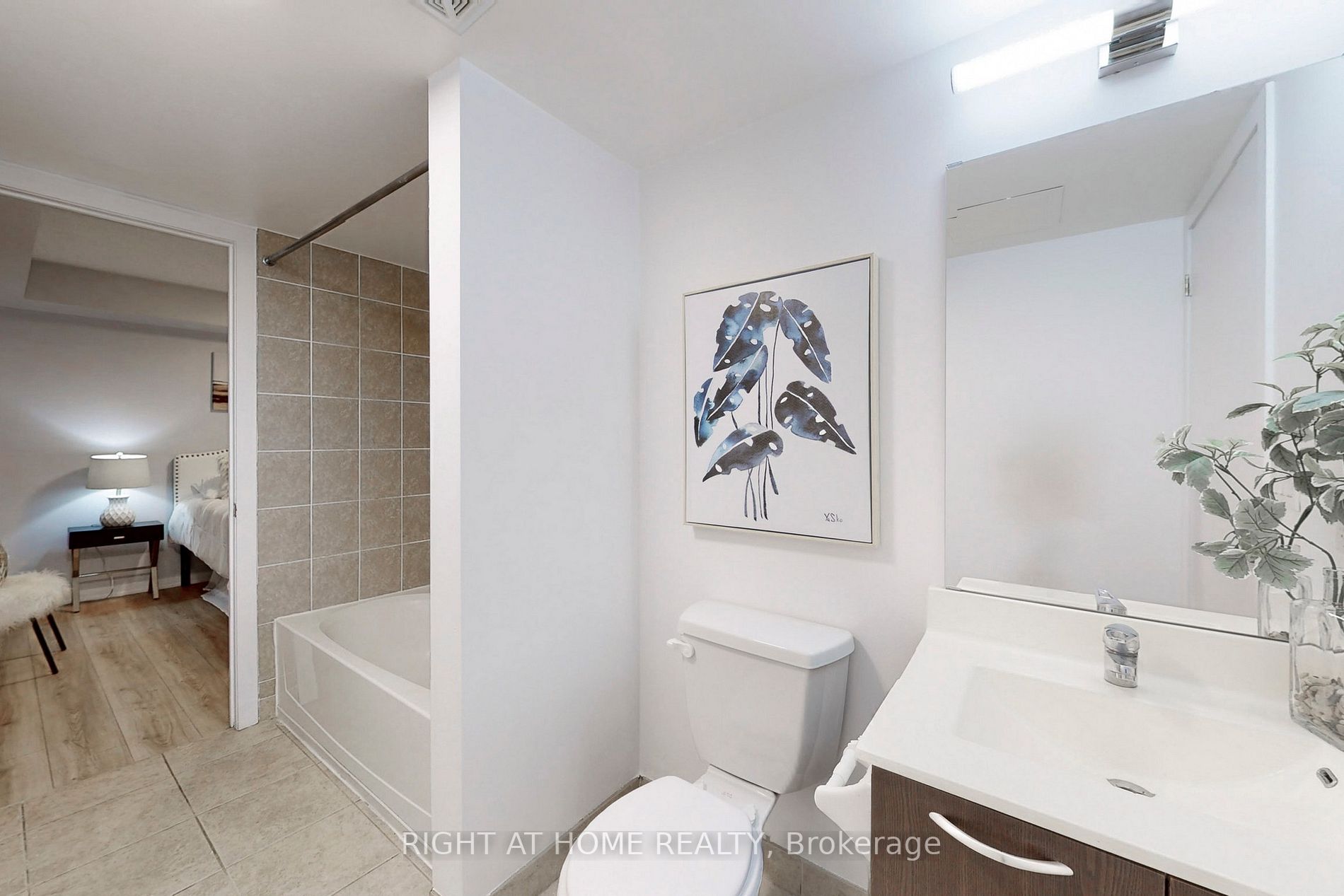 38 Joe Shuster Way, #423