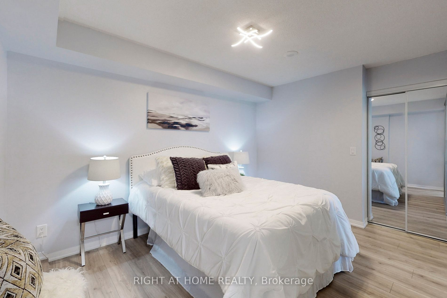 38 Joe Shuster Way, #423