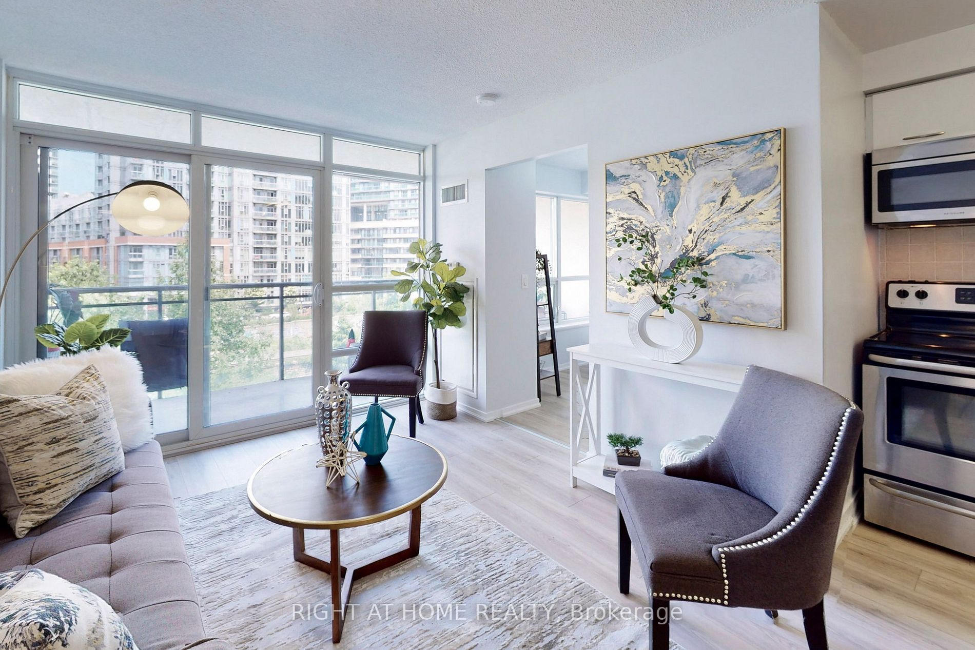 38 Joe Shuster Way, #423