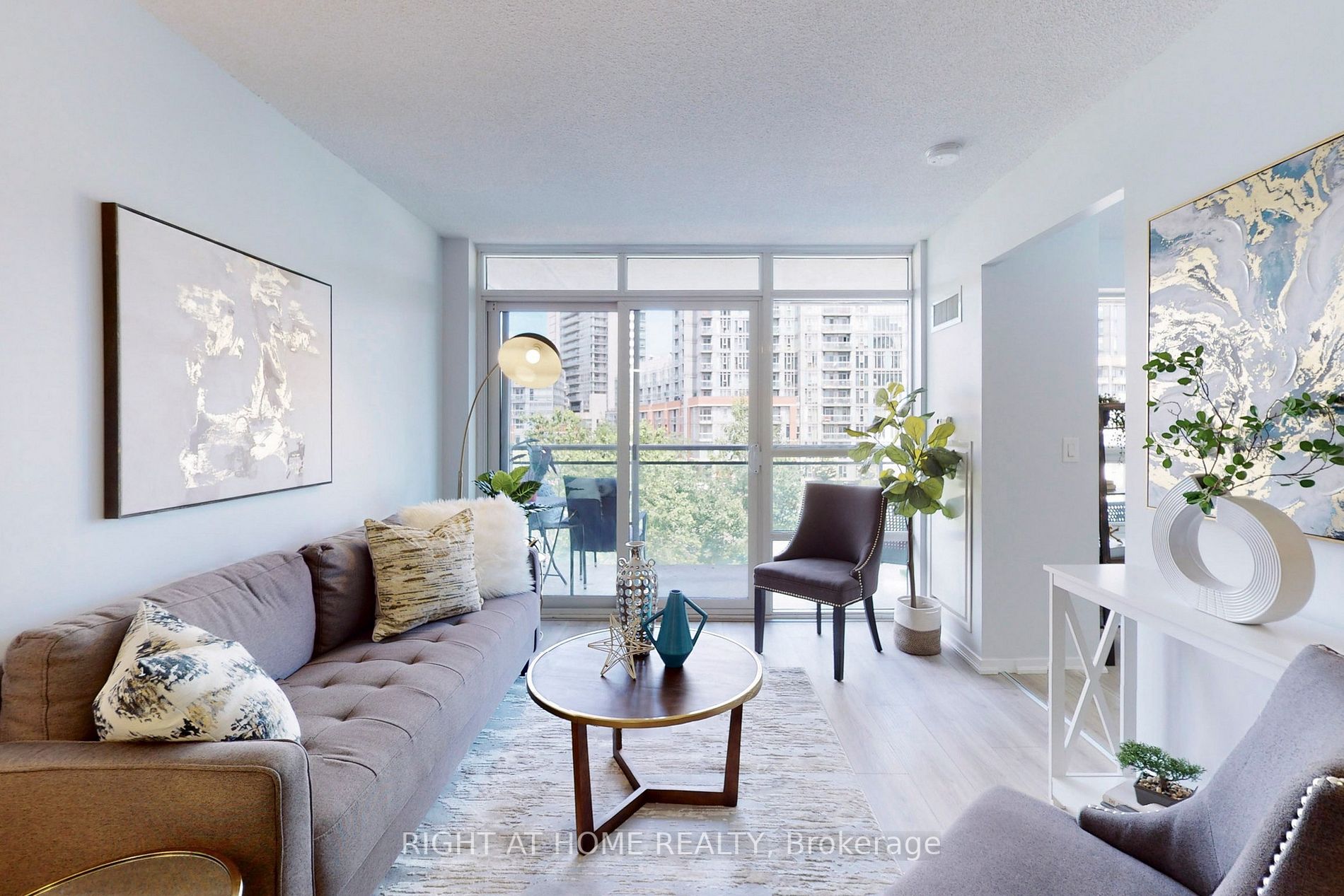 38 Joe Shuster Way, #423