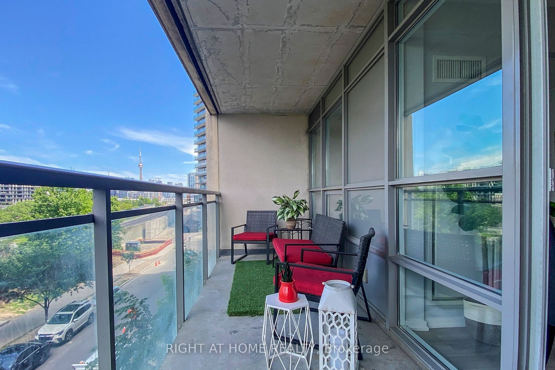 38 Joe Shuster Way, #423