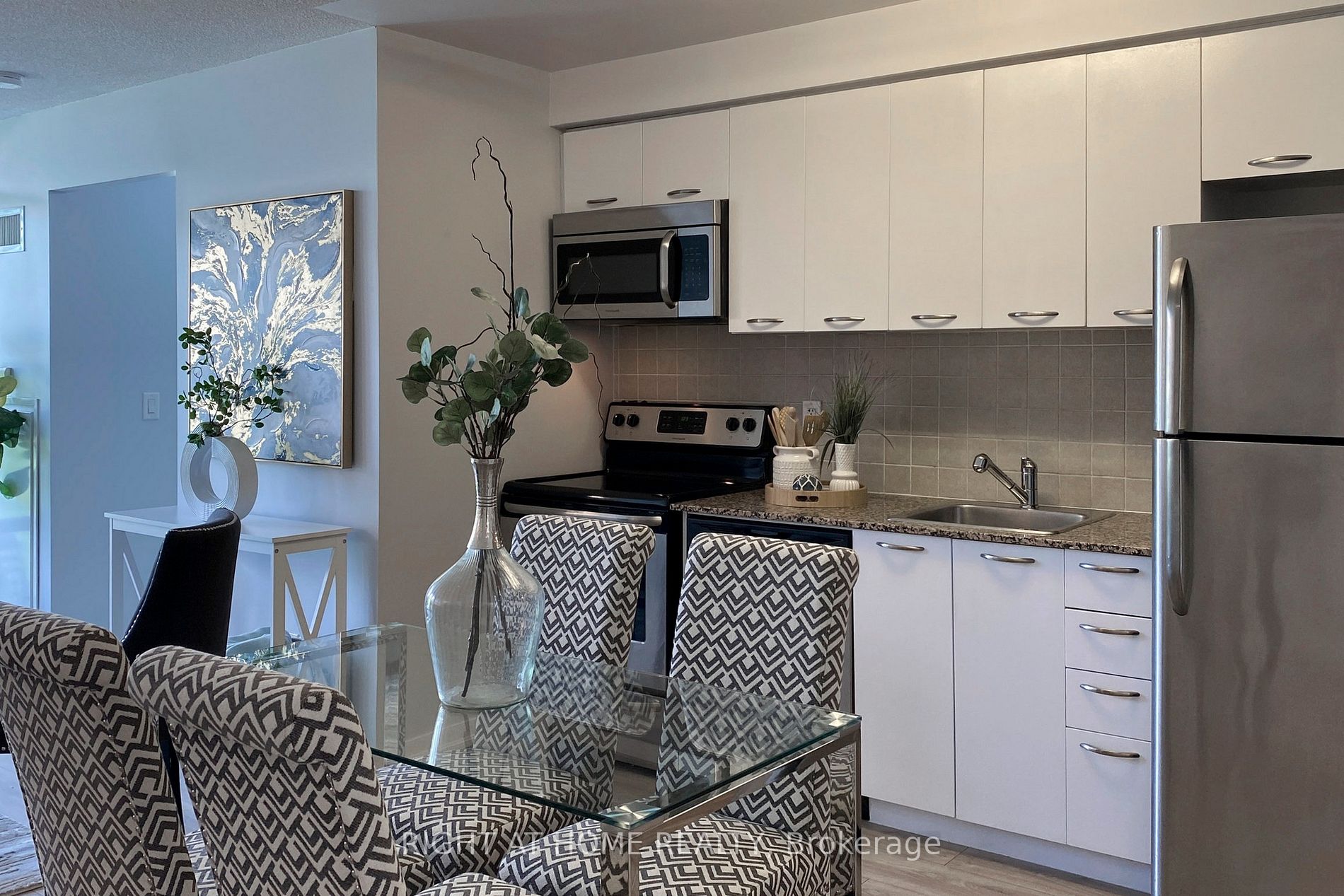 38 Joe Shuster Way, #423