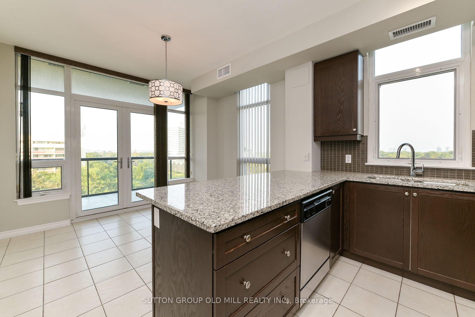 1135 Royal York Rd, #917