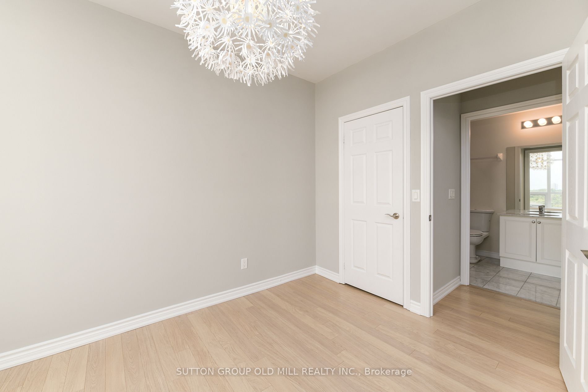 1135 Royal York Rd, #917