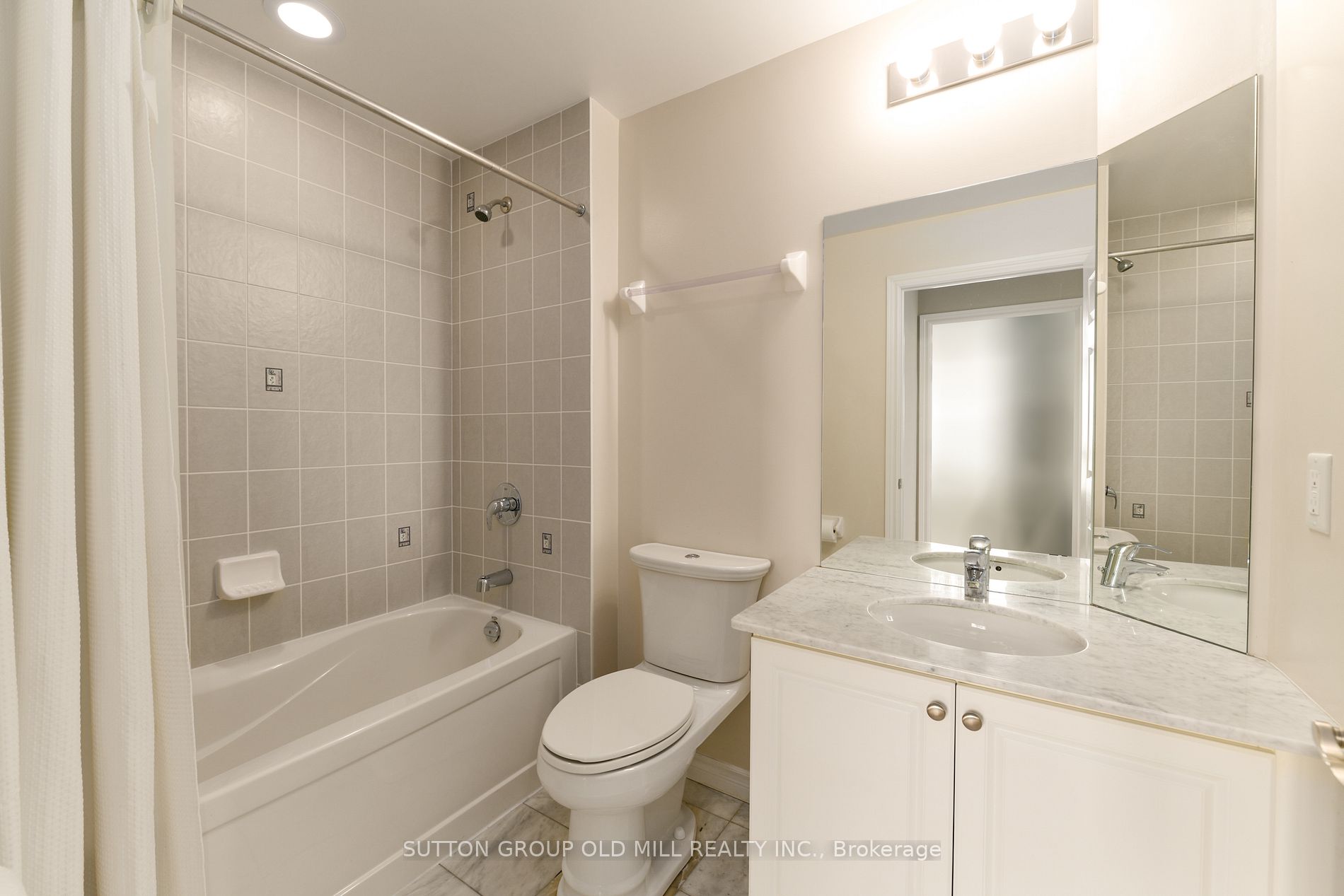 1135 Royal York Rd, #917
