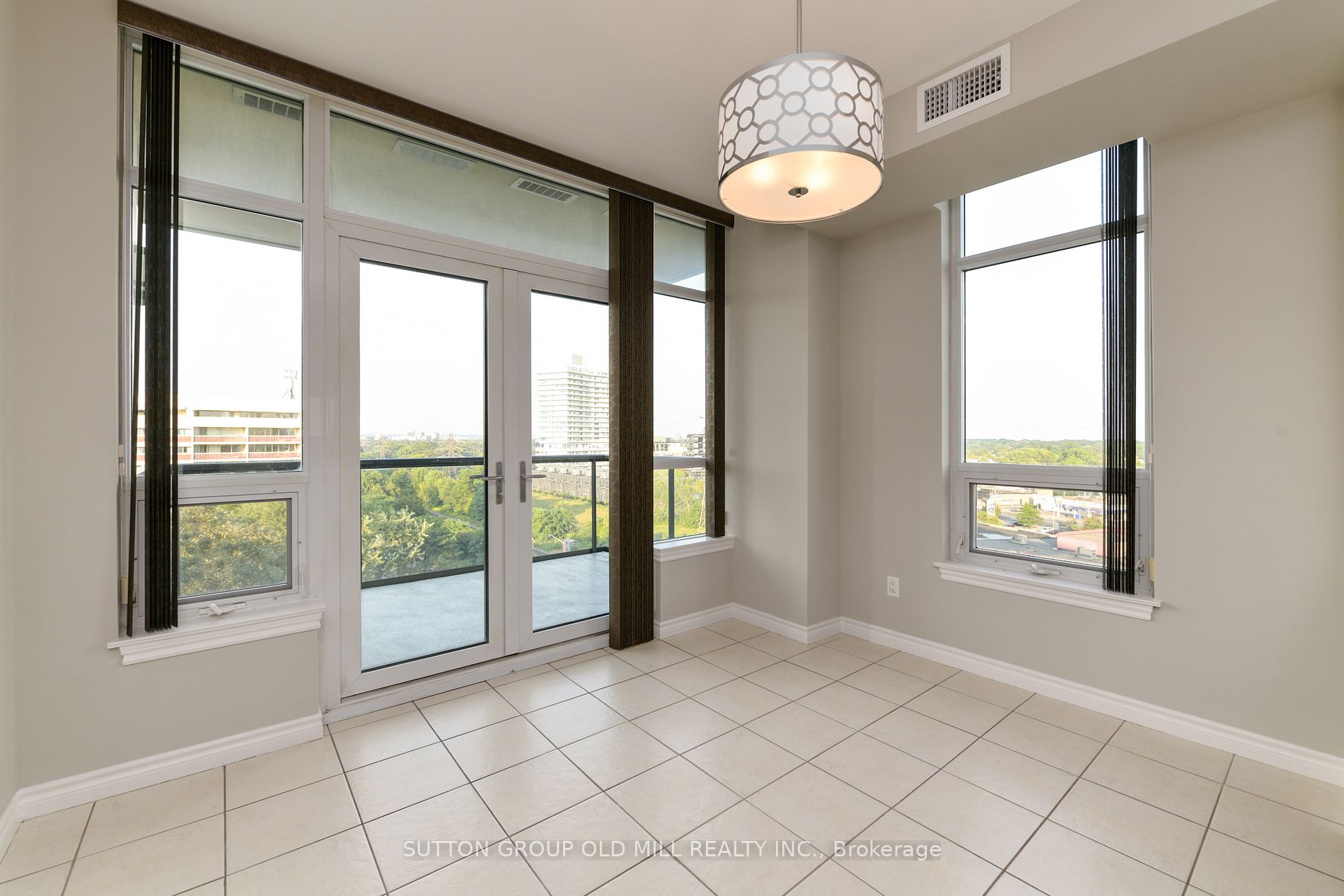 1135 Royal York Rd, #917