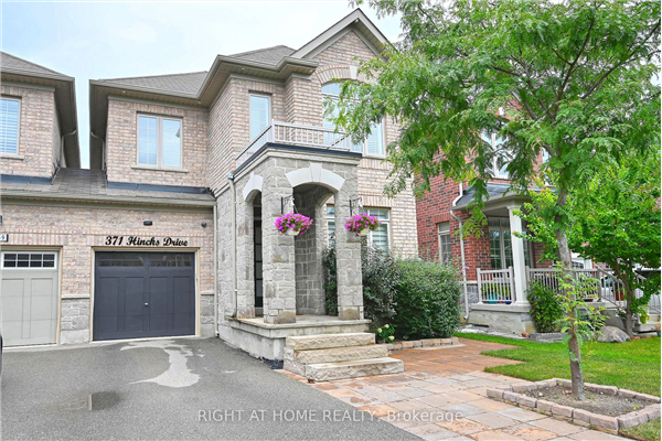 371 Hincks Dr, Milton