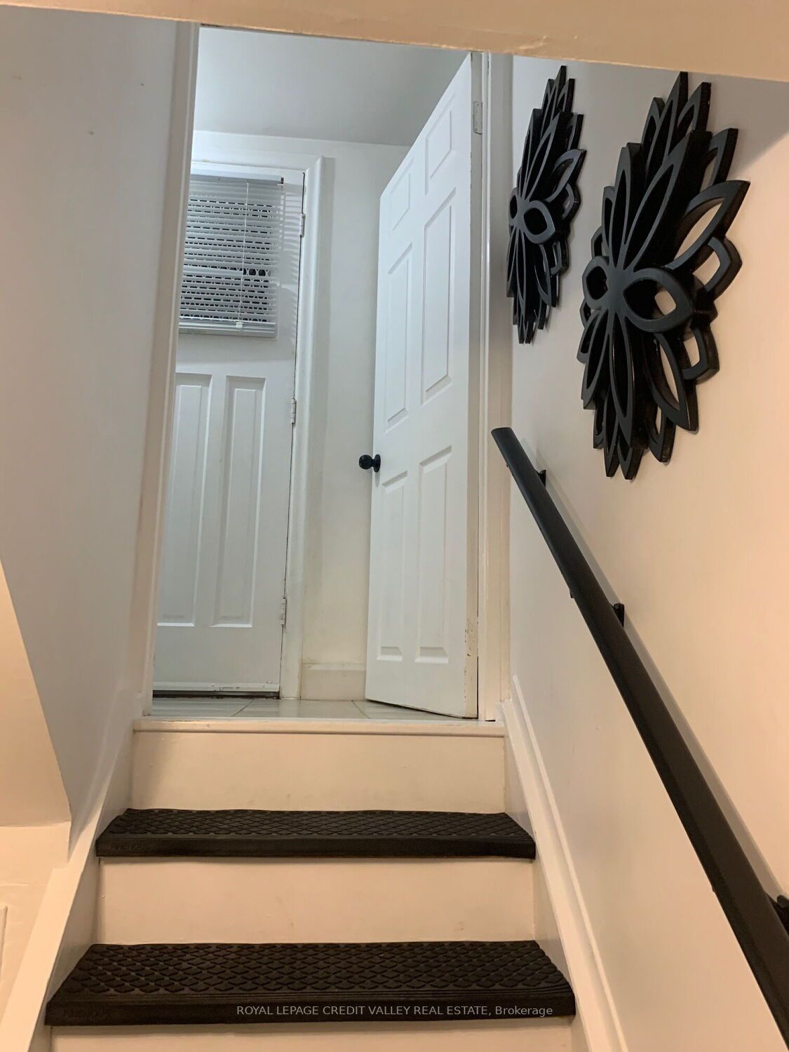 39 Eldomar Ave
