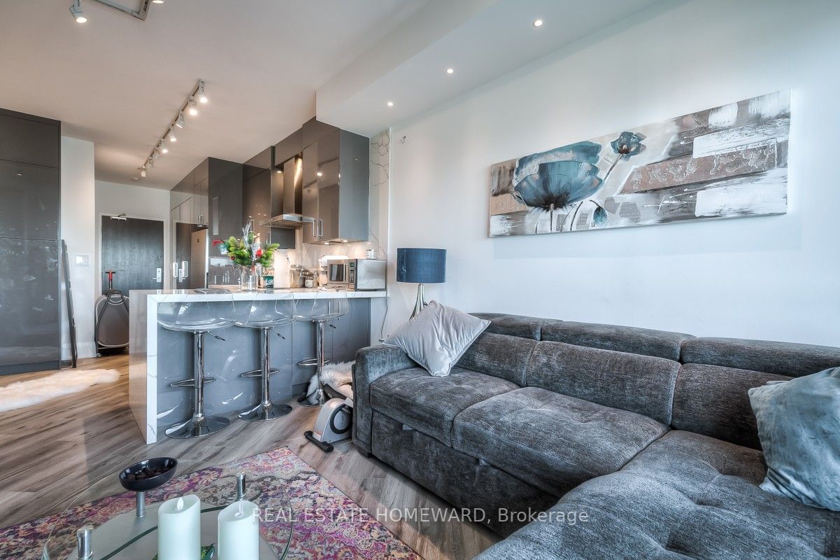 165 Legion Rd N, #2734