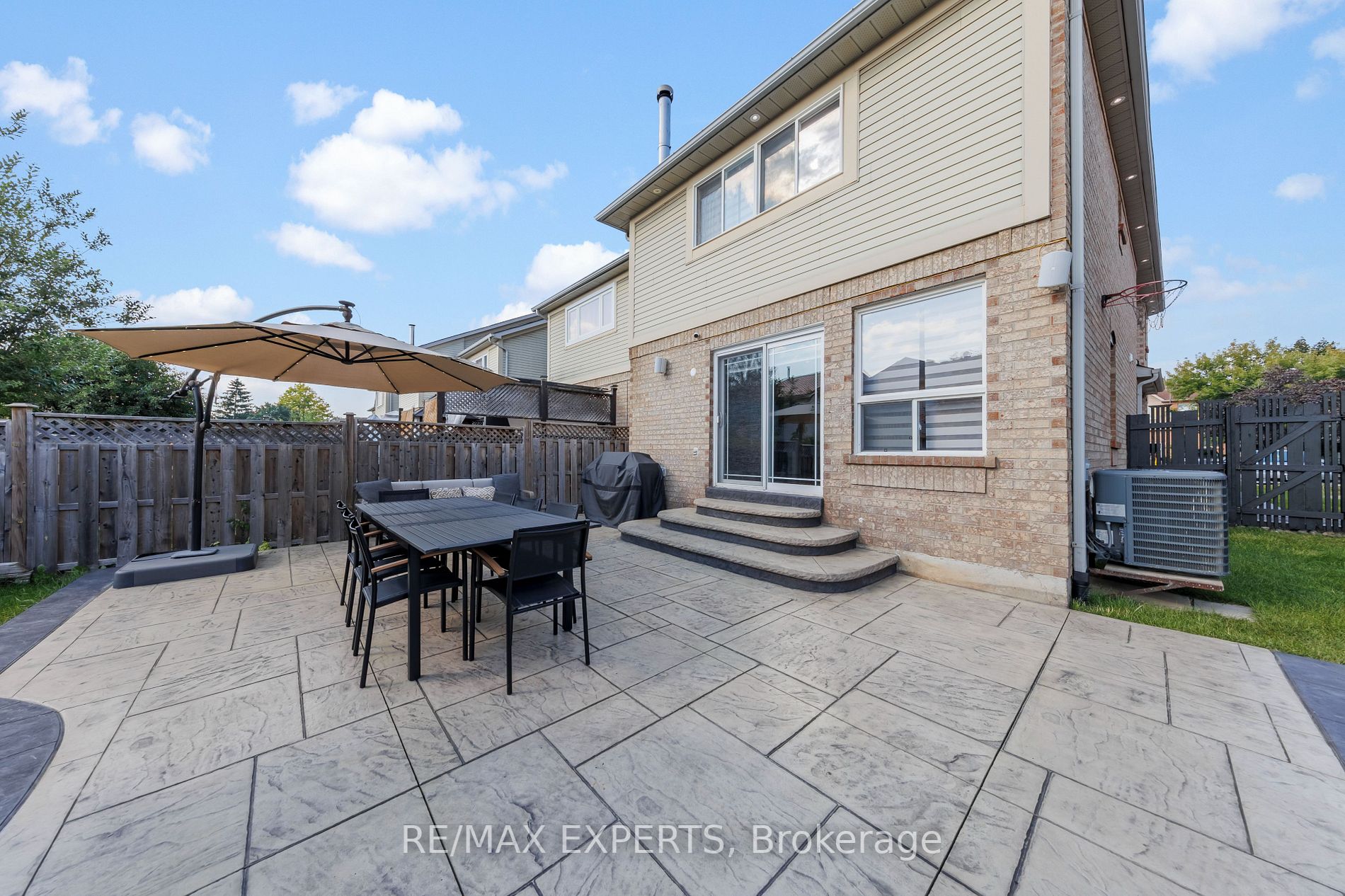 47 Wooliston Cres