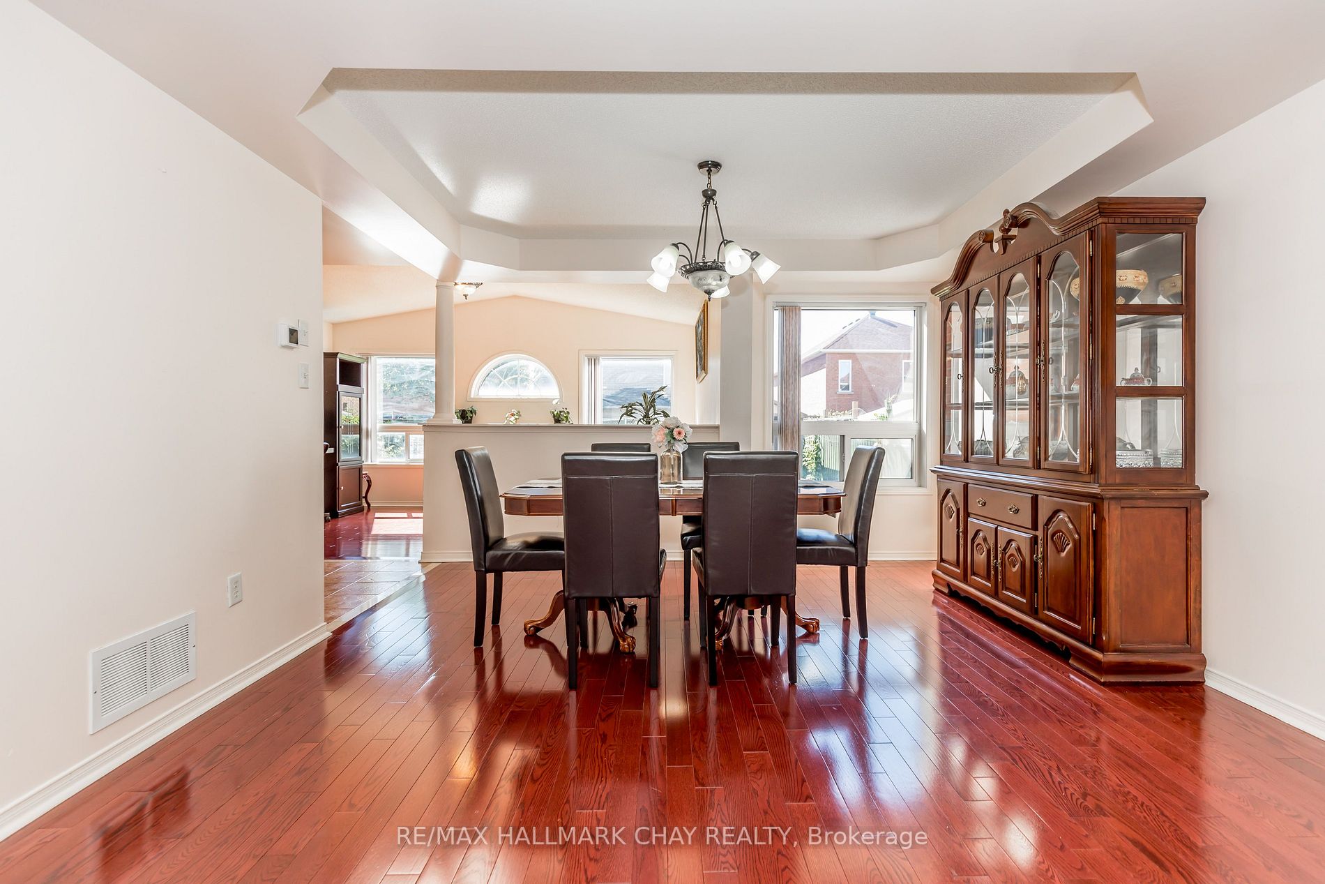 6 Whitehouse Crescent