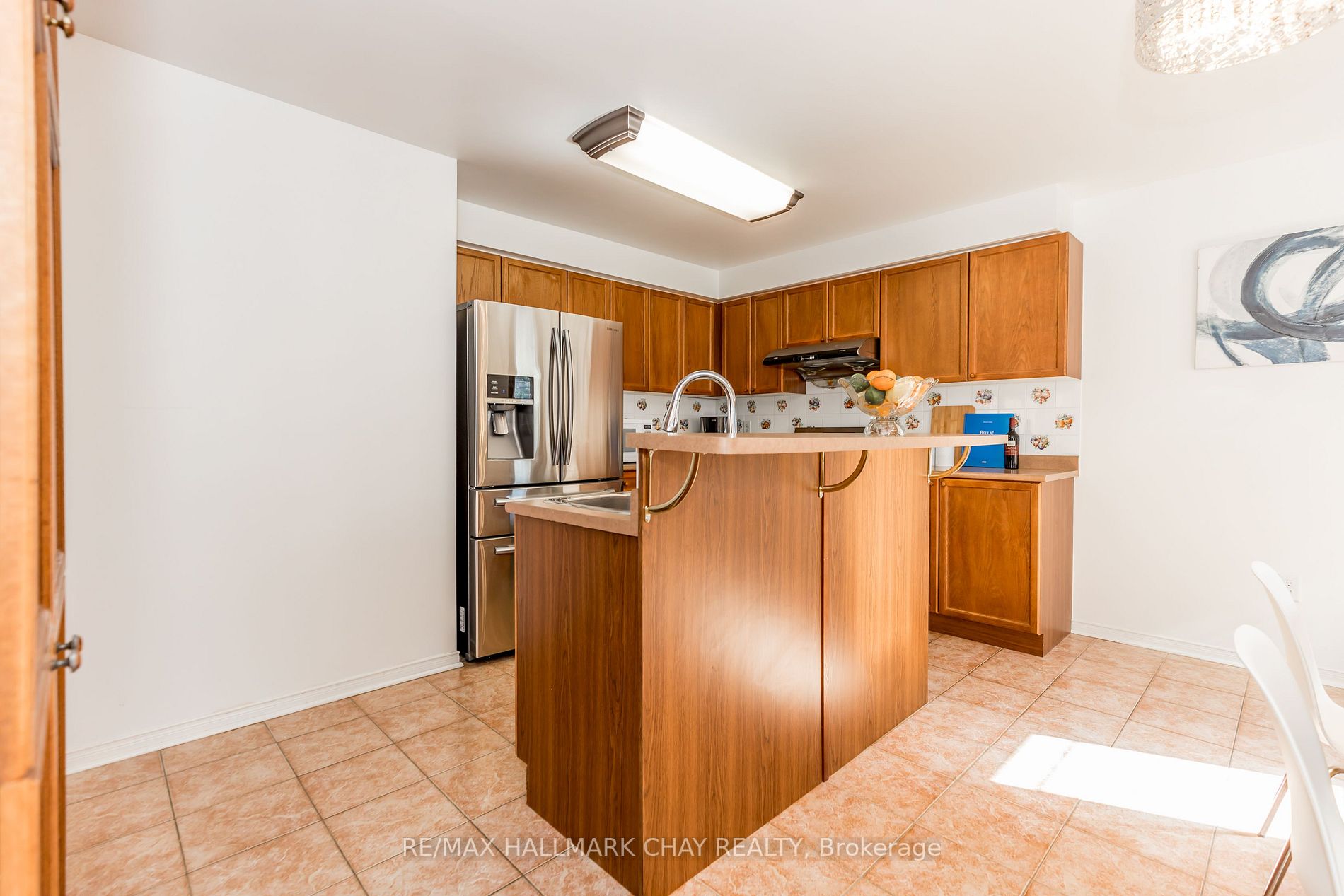6 Whitehouse Crescent