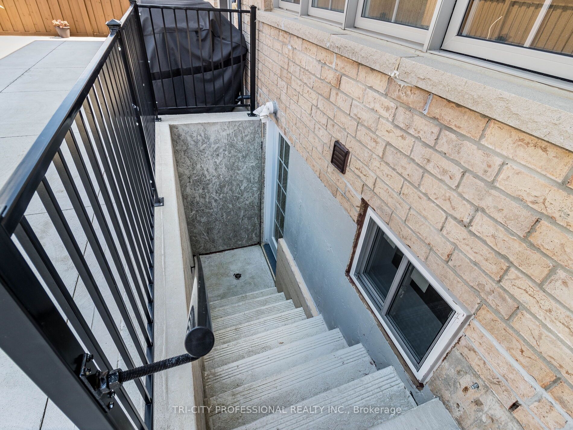 35 Angelgate Rd