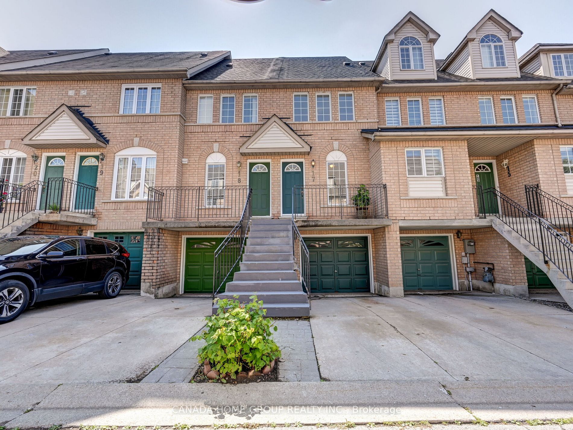 75 Strathaven Dr, #17