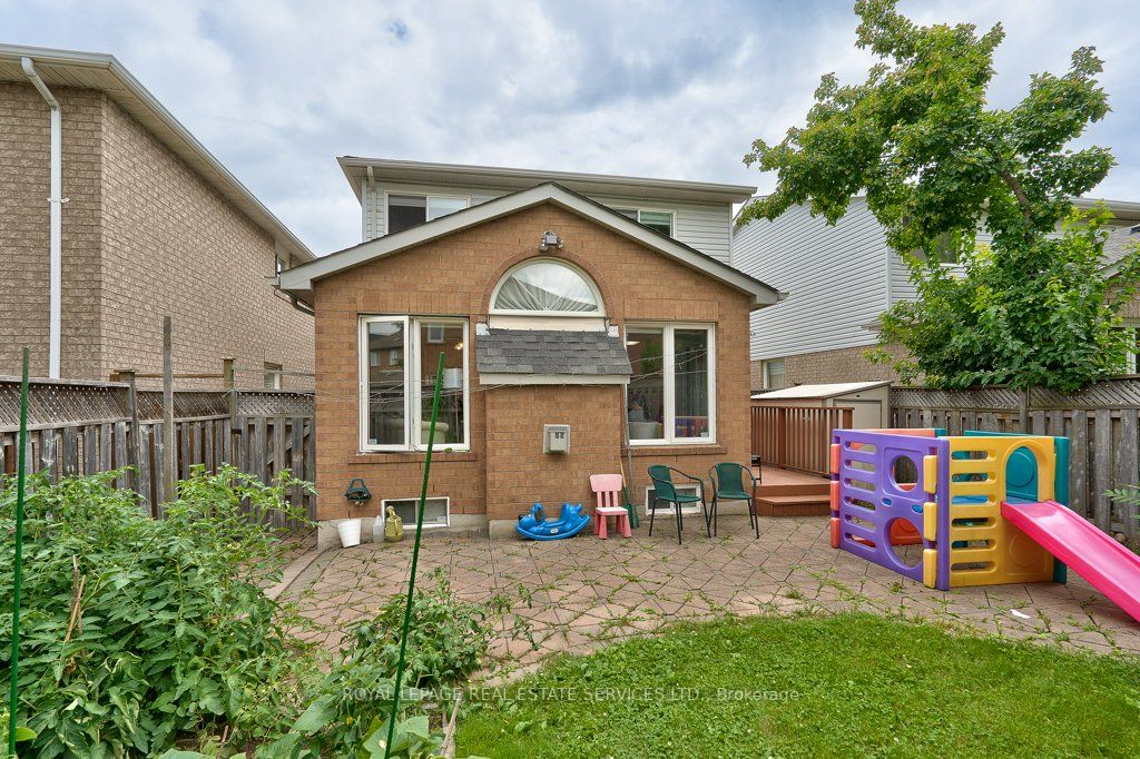 2844 Galleon Cres