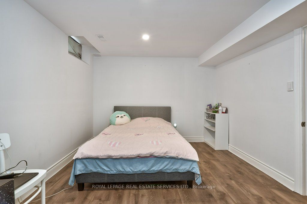 2844 Galleon Cres