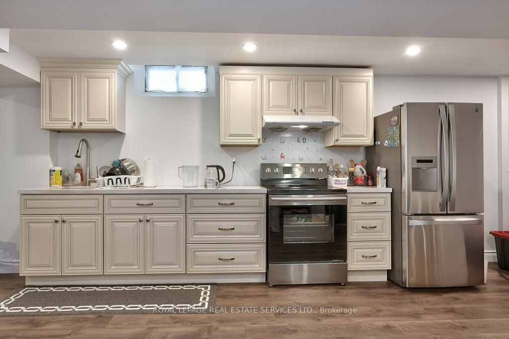 2844 Galleon Cres