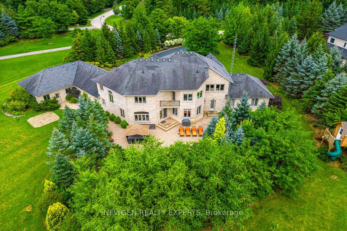 15 Abbitt Cres