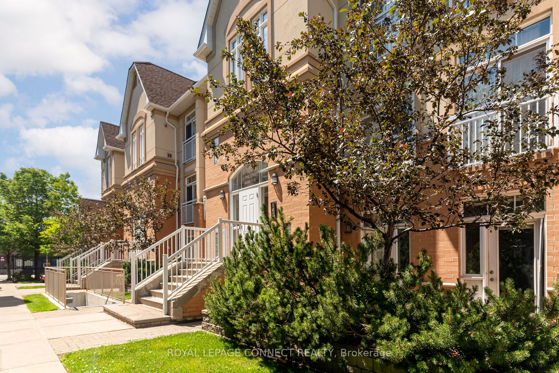 11 Pine St, #2