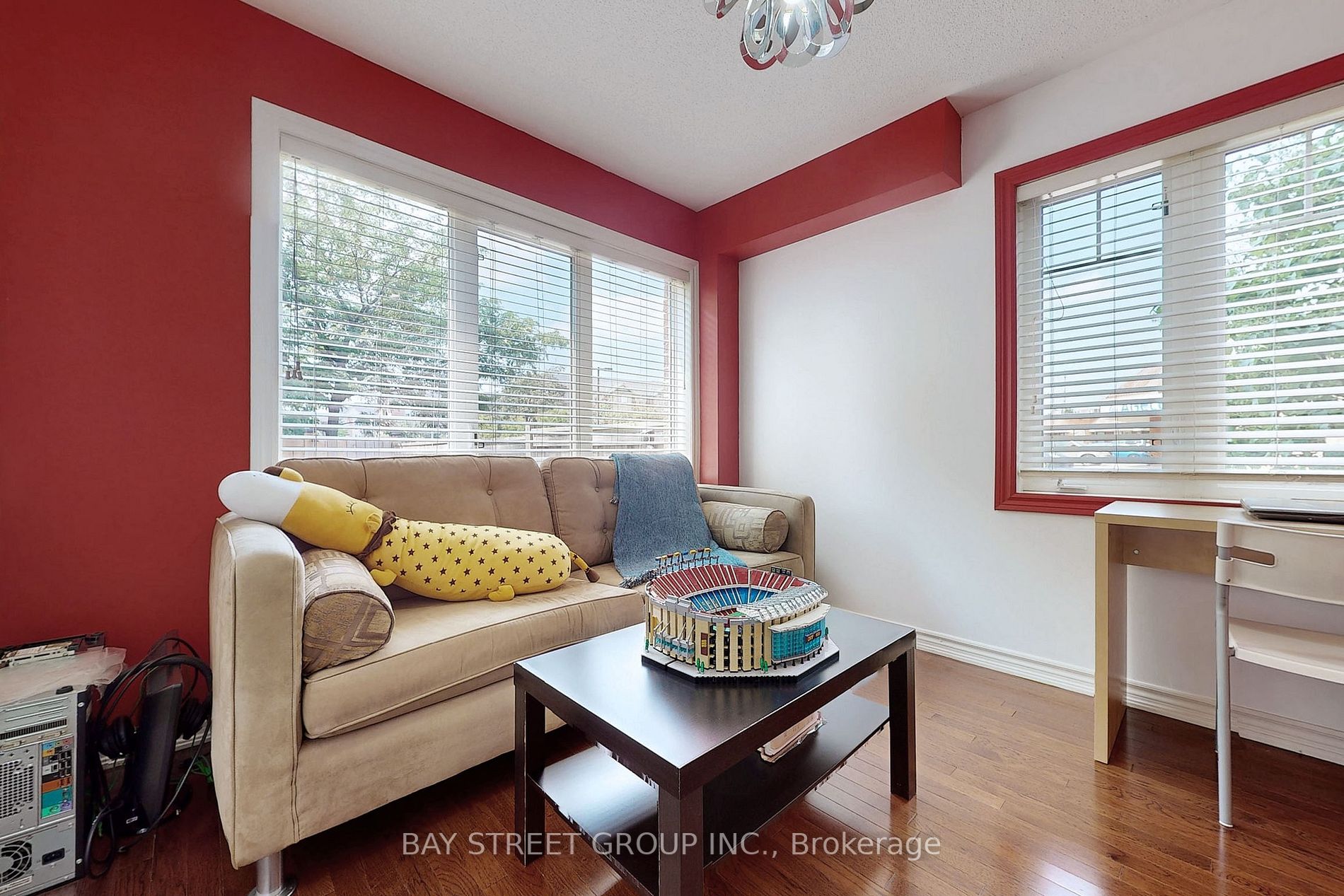 2598 Glengarry Rd, #23