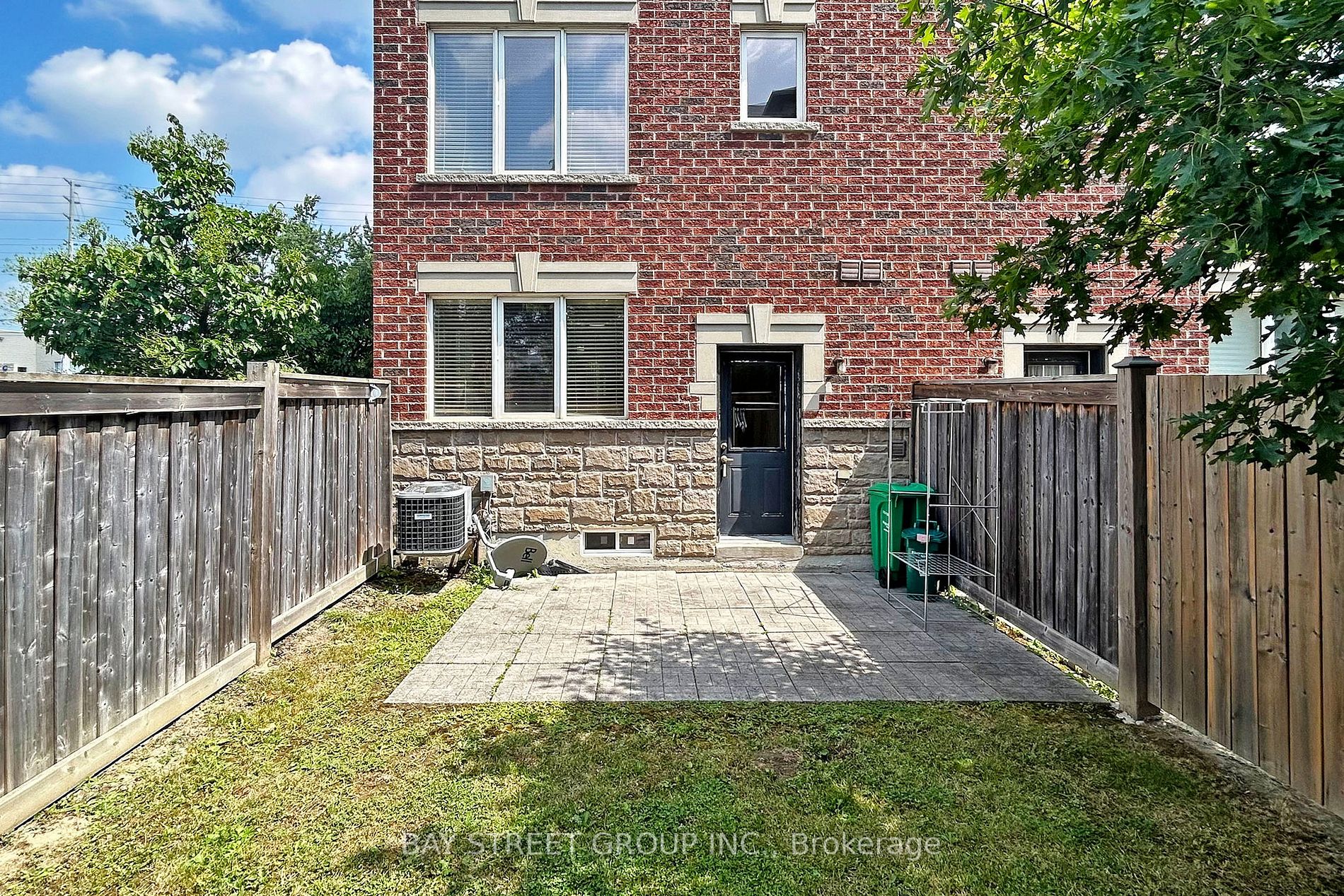 2598 Glengarry Rd, #23
