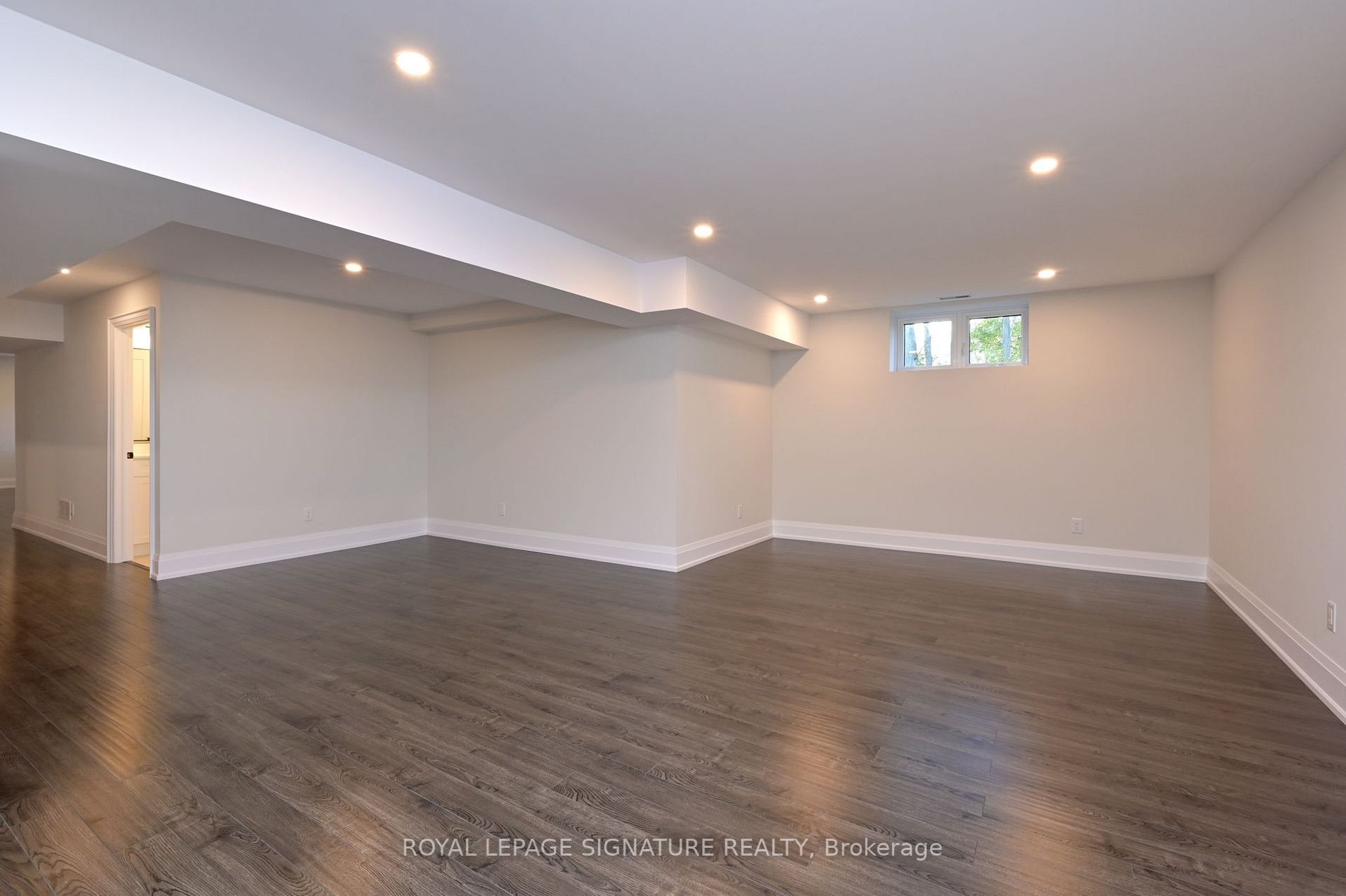3 Larry St