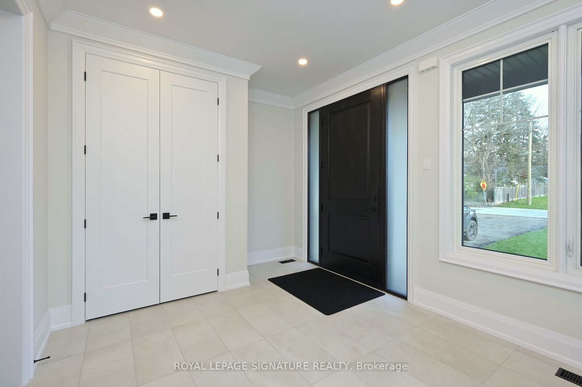 3 Larry St