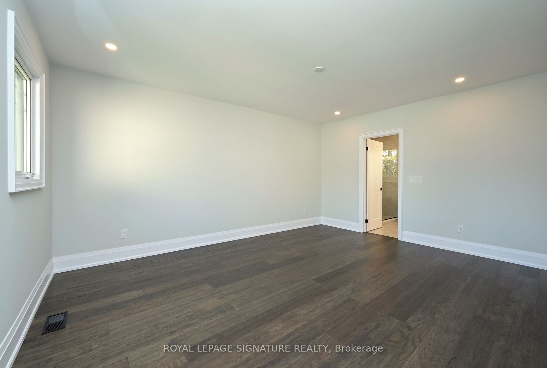 3 Larry St